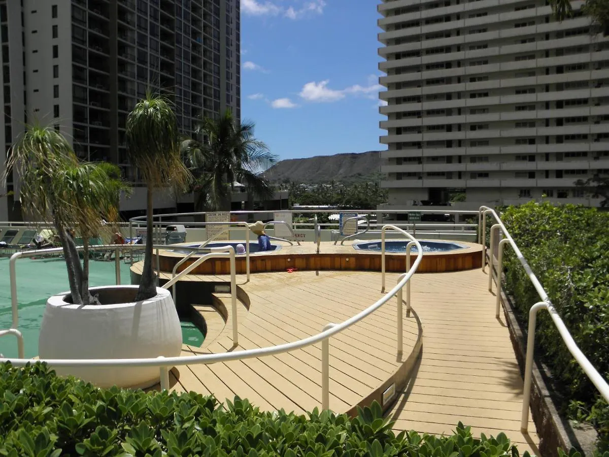 Waikiki Banyan: Diamond Head And Ocean View Condo! Honolulu Apartment