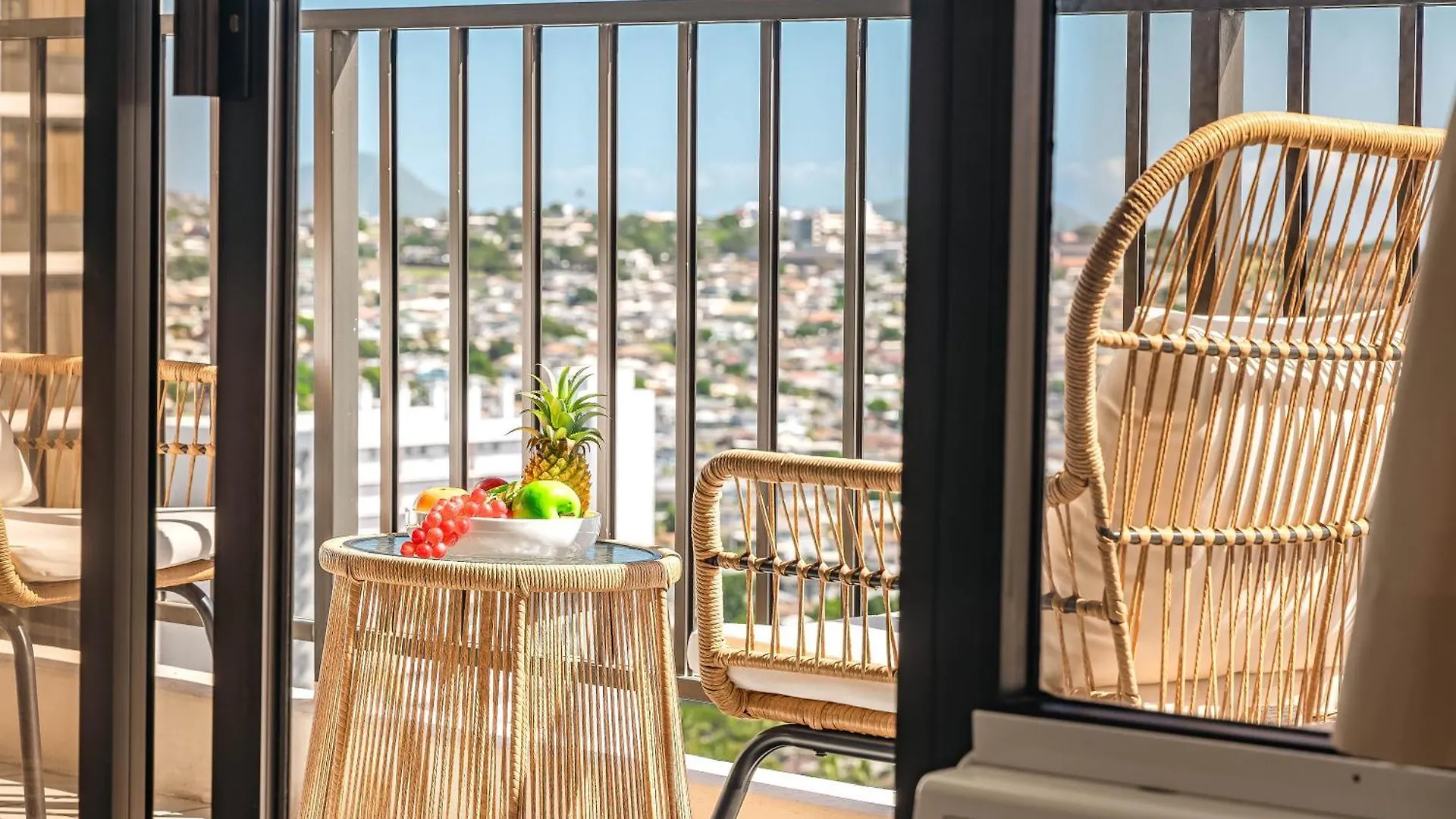 Waikiki Banyan: Diamond Head And Ocean View Condo! Honolulu United States
