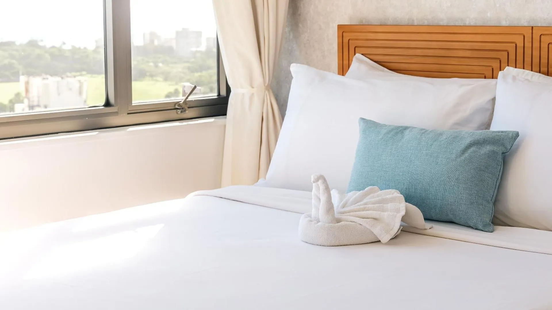 Waikiki Banyan: Diamond Head And Ocean View Condo! Honolulu United States