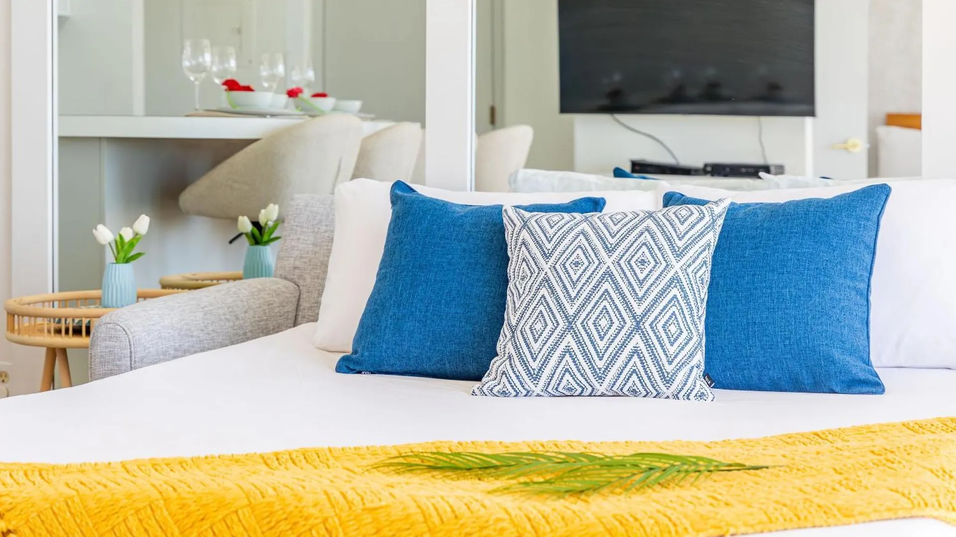Waikiki Banyan: Diamond Head And Ocean View Condo! Honolulu Apartment