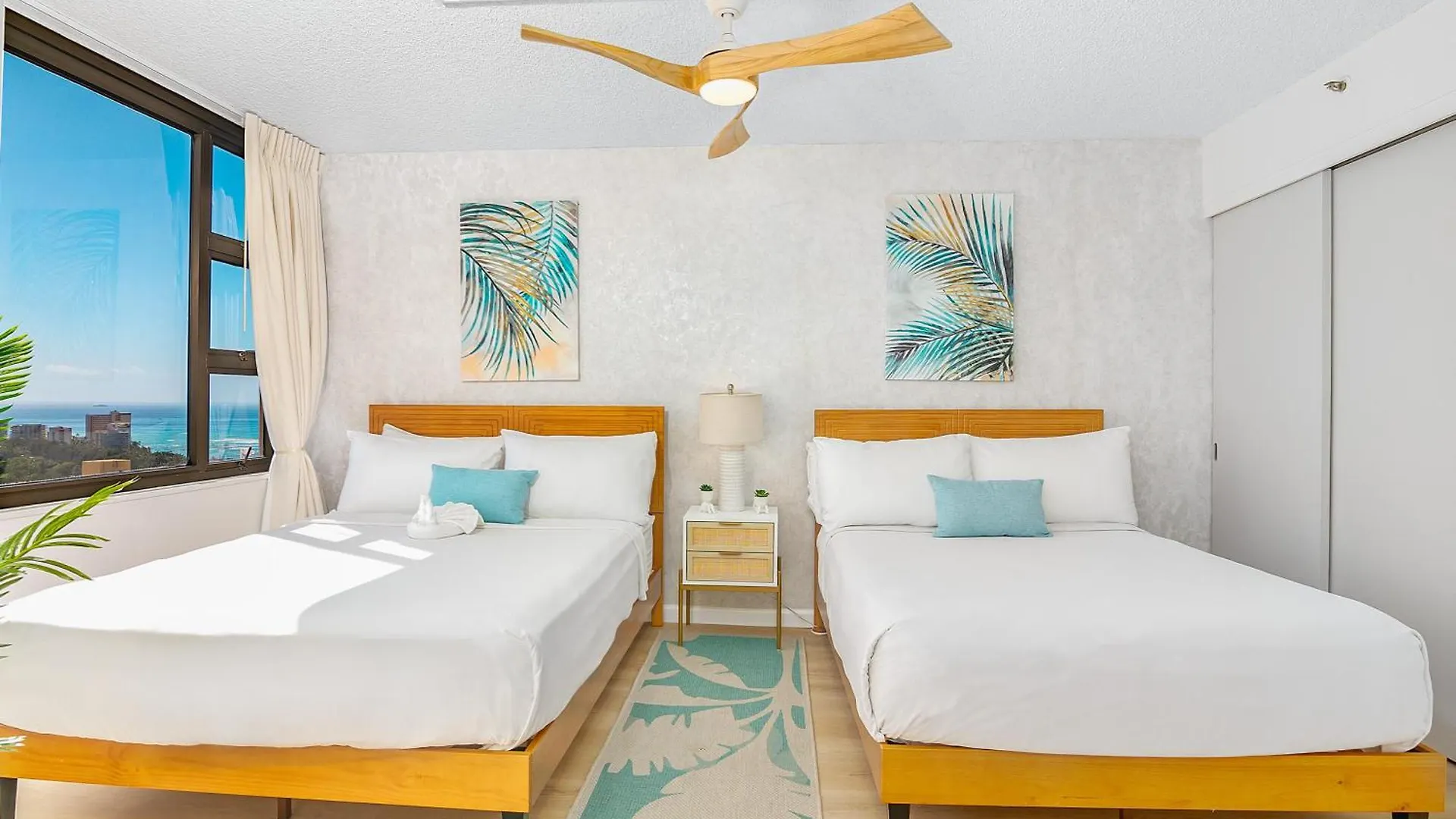 Waikiki Banyan: Diamond Head And Ocean View Condo! Honolulu Apartment