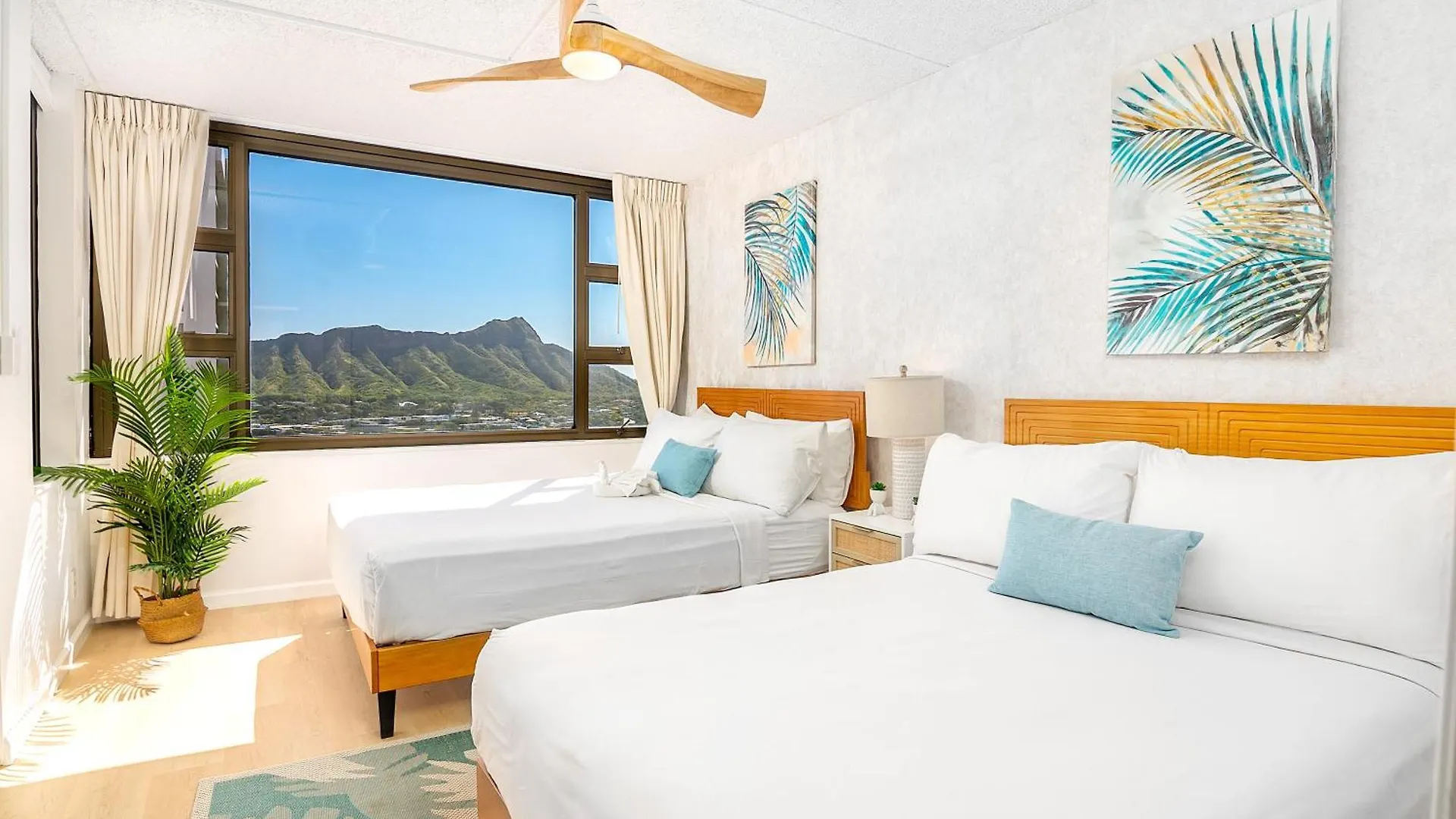 Apartment Waikiki Banyan: Diamond Head And Ocean View Condo! Honolulu