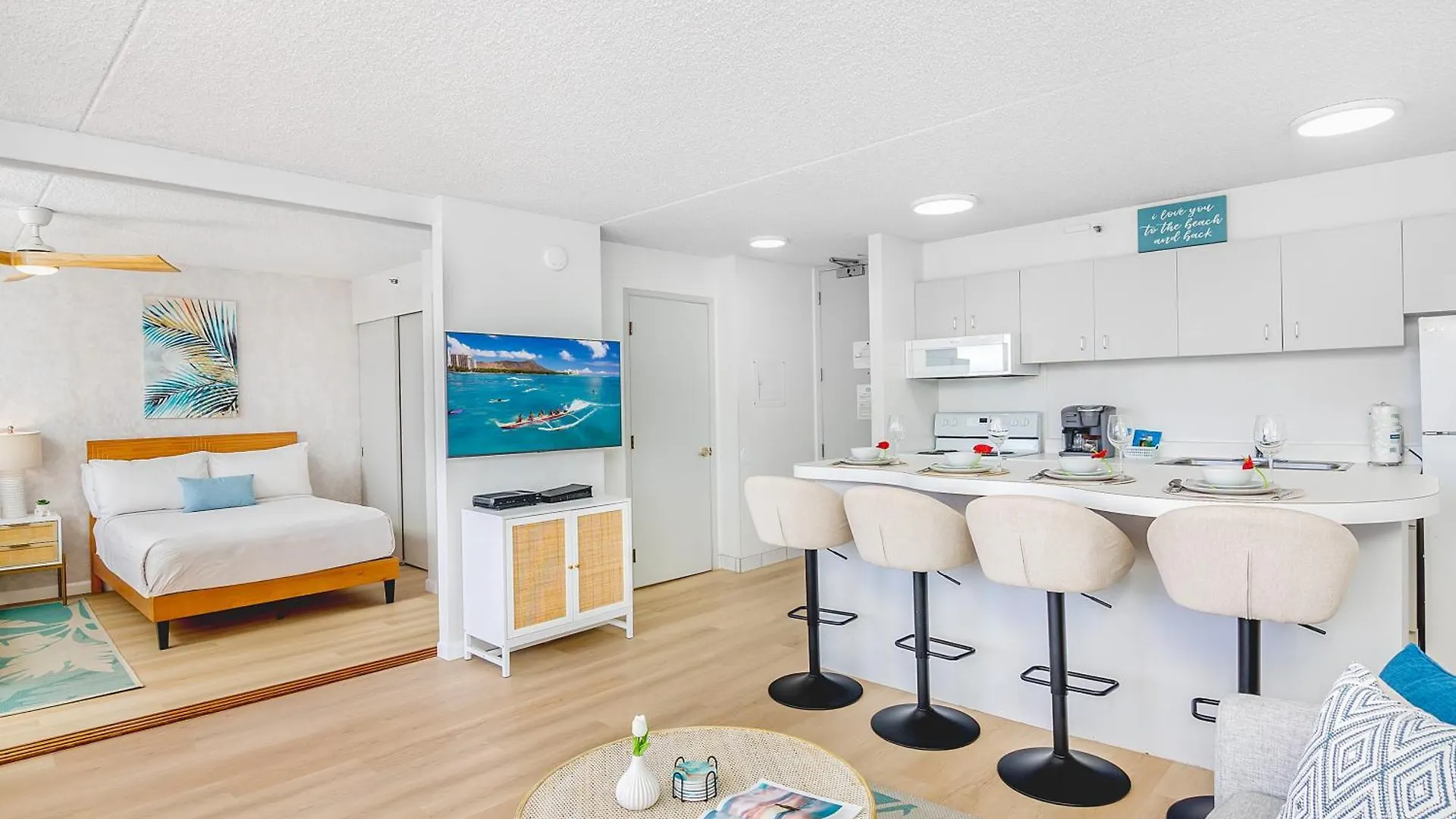 Waikiki Banyan: Diamond Head And Ocean View Condo! Honolulu