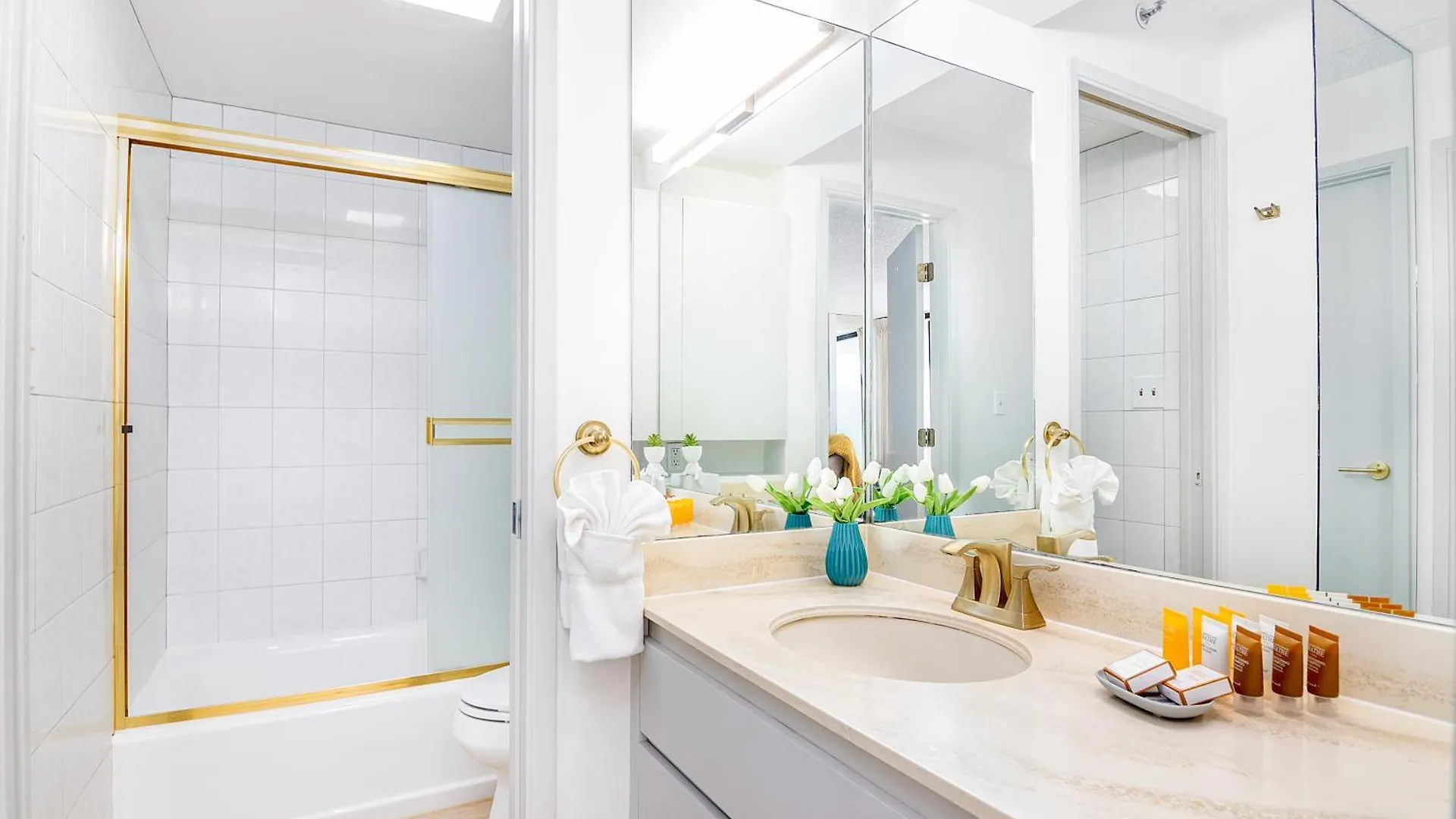 Apartment Waikiki Banyan: Diamond Head And Ocean View Condo! Honolulu
