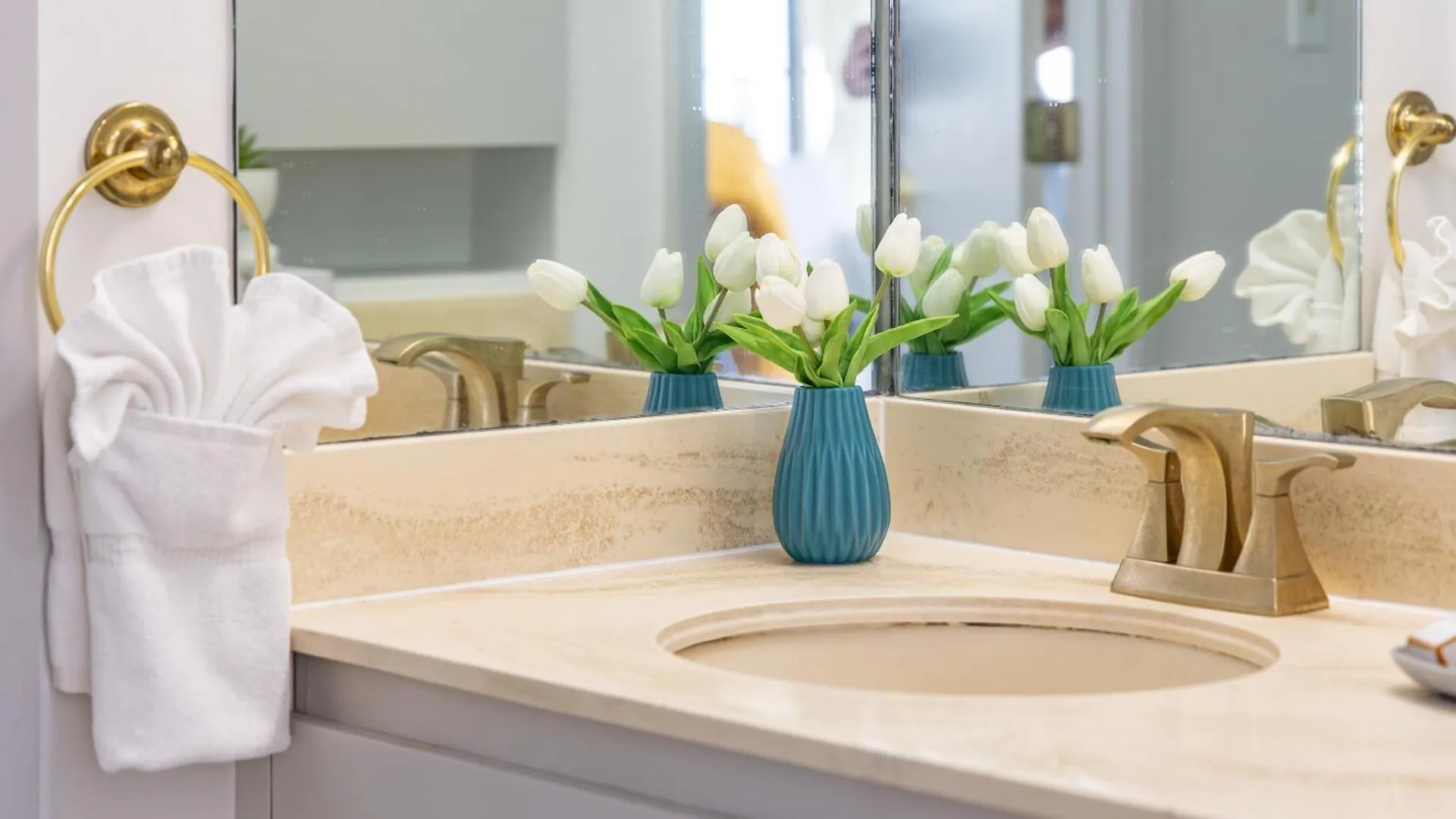 Apartment Waikiki Banyan: Diamond Head And Ocean View Condo! Honolulu United States