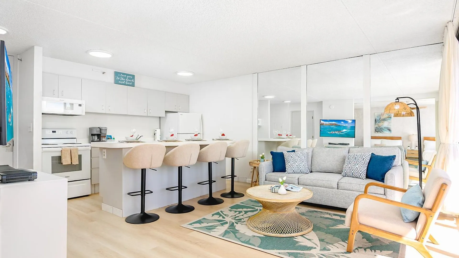 Waikiki Banyan: Diamond Head And Ocean View Condo! Honolulu 0*,  United States