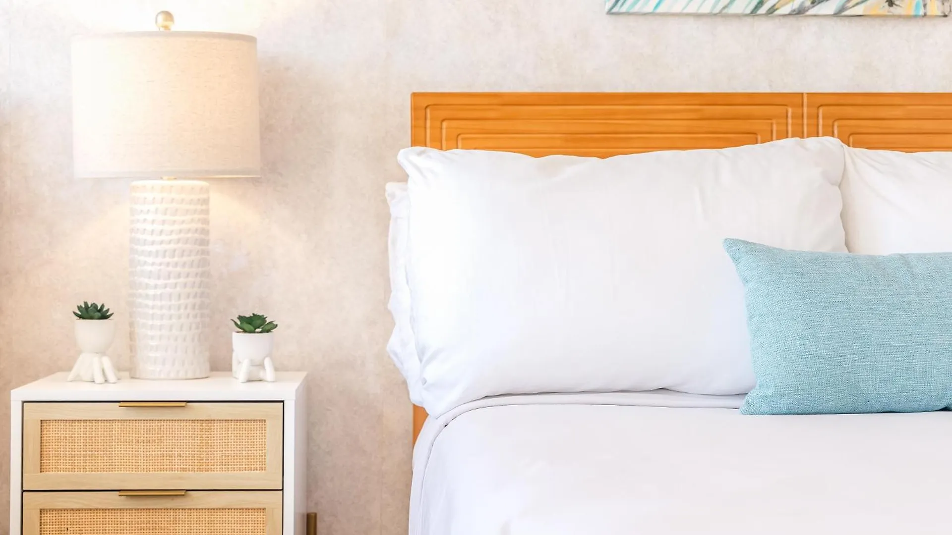 Waikiki Banyan: Diamond Head And Ocean View Condo! ホノルル アパート