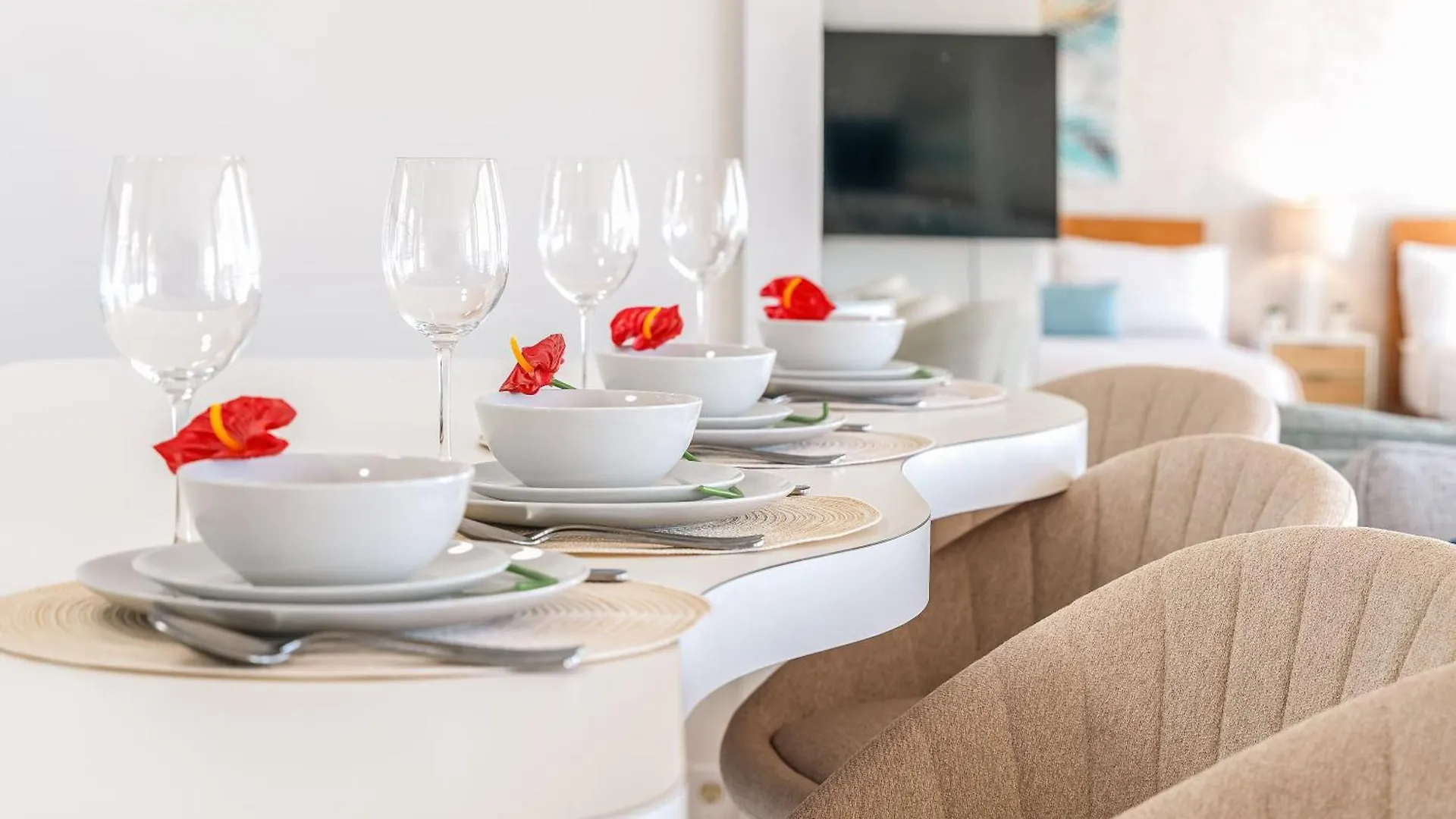 Waikiki Banyan: Diamond Head And Ocean View Condo! ホノルル アパート