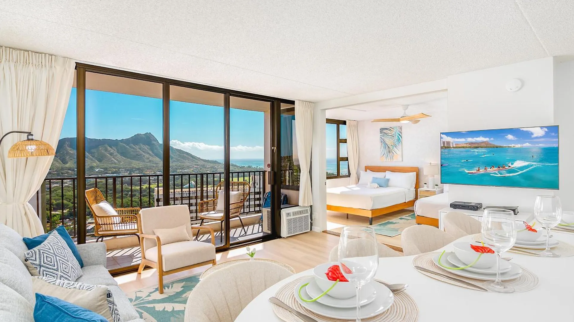 Waikiki Banyan: Diamond Head And Ocean View Condo! ホノルル