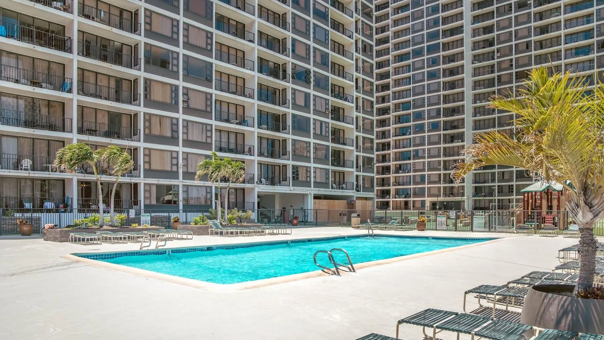 Waikiki Banyan: Diamond Head And Ocean View Condo! ホノルル アパート