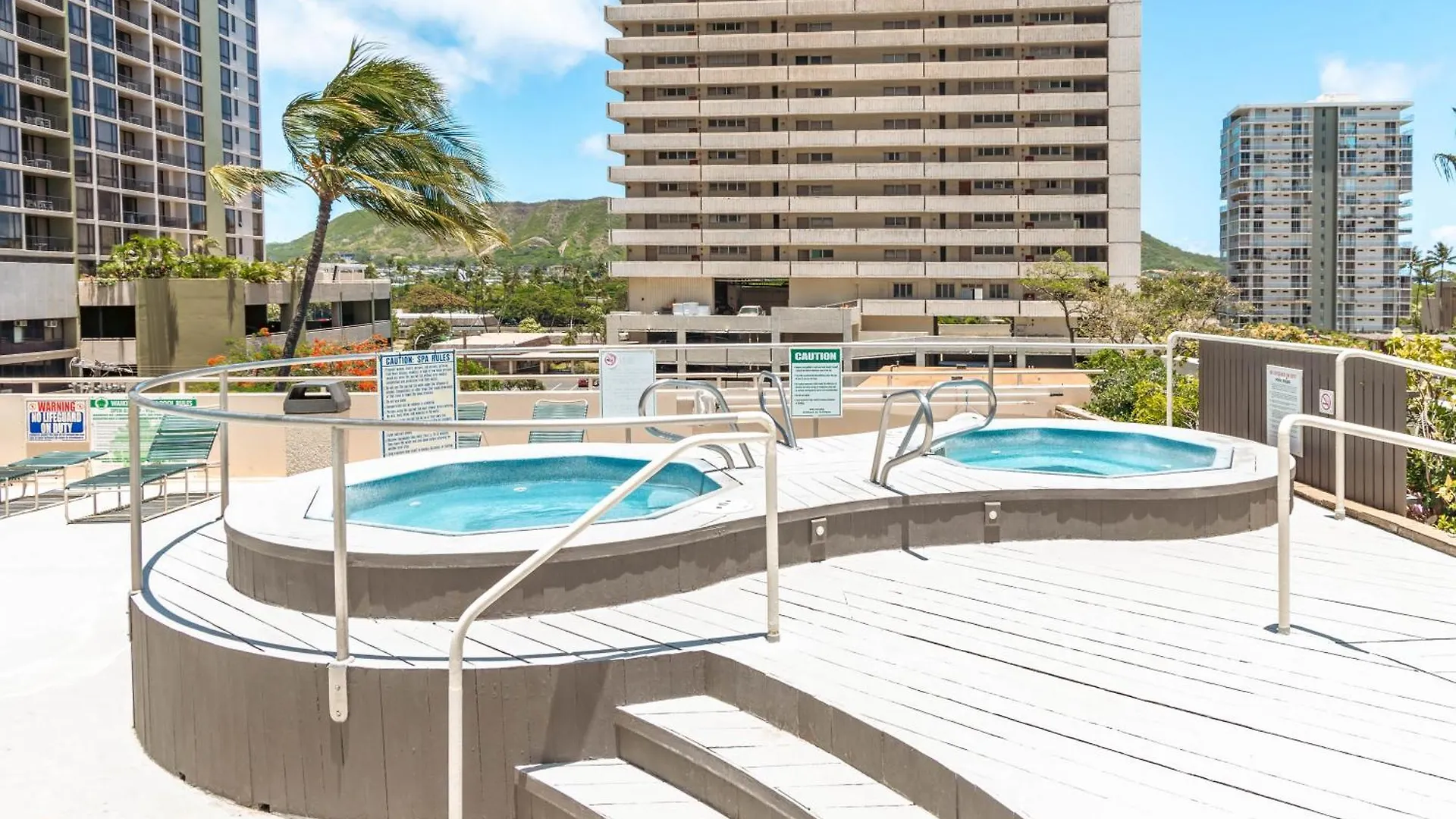 Waikiki Banyan: Diamond Head And Ocean View Condo! ホノルル